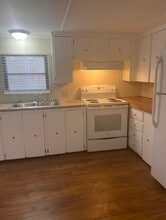 299 Frank Hodges Dr in Sugar Grove, NC - Foto de edificio - Building Photo