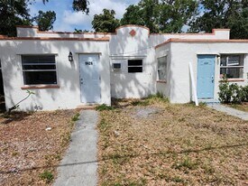1426 10th St W in Bradenton, FL - Building Photo