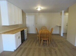 7 Wildwood St, Unit 21 in Dracut, MA - Building Photo - Building Photo