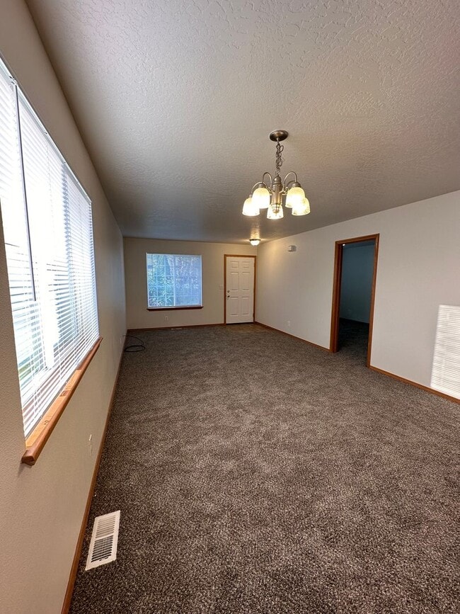 6438 W Trestle St in Rathdrum, ID - Building Photo - Building Photo