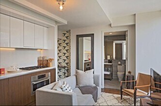 635 W 42nd St in New York, NY - Building Photo - Building Photo