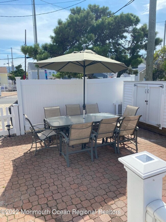 103 W Dune Way in Lavallette, NJ - Building Photo - Building Photo
