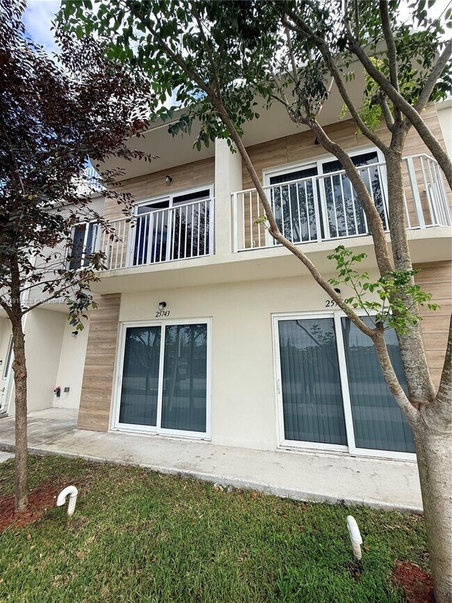 25743 SW 144th Ave in Princeton, FL - Building Photo - Building Photo