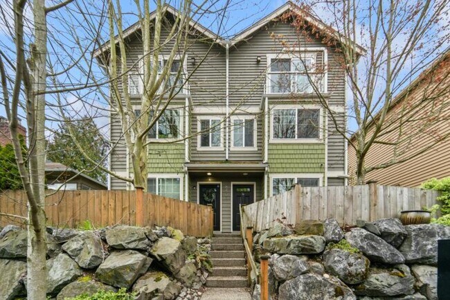 8403 8th Ave NW in Seattle, WA - Building Photo - Building Photo