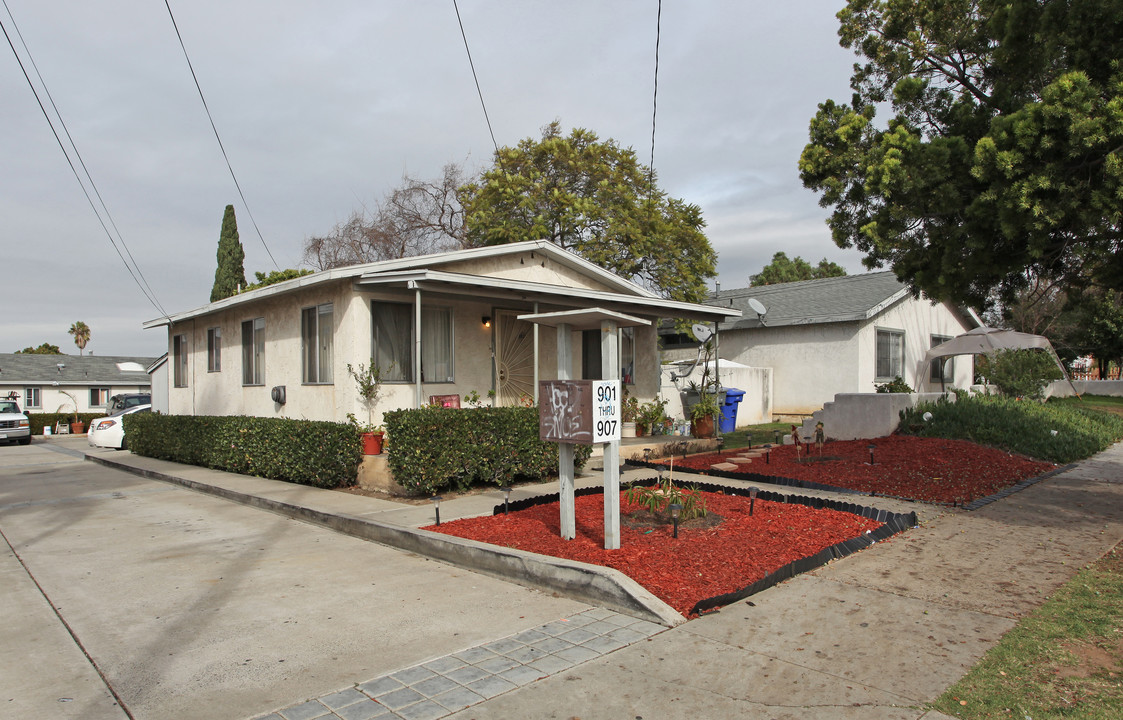 901-907 E 18th St in National City, CA - Building Photo