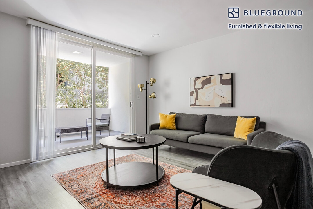 1371 S Beverly Glen Blvd in Los Angeles, CA - Building Photo