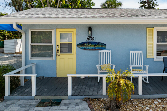 Englewood Beach Place in Englewood, FL - Building Photo - Building Photo