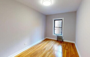 320 E 54th St in New York, NY - Building Photo - Building Photo