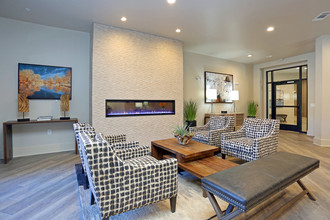 Crowne at Briargate in Colorado Springs, CO - Foto de edificio - Interior Photo