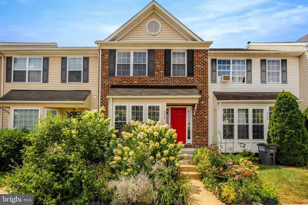 2480 Wheat Meadow Cir in Herndon, VA - Building Photo
