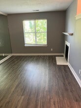 421 Redding Rd in Lexington, KY - Foto de edificio - Building Photo