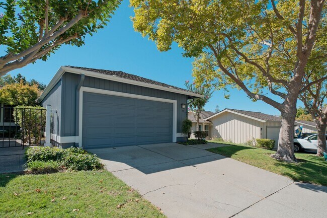 2181 Myrtle Beach Ln in Danville, CA - Building Photo - Building Photo