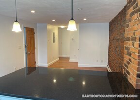 349 Sumner St in Boston, MA - Building Photo