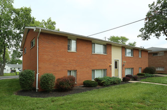 Broadway Grove Apartments in Grove City, OH - Building Photo - Building Photo