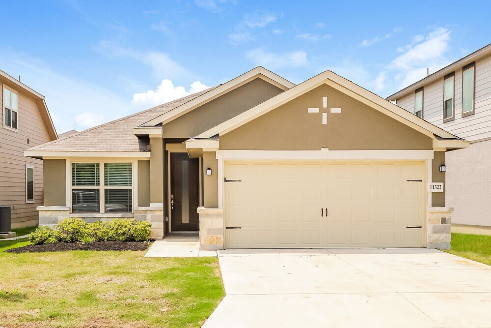 11322 Charismatic in San Antonio, TX - Building Photo