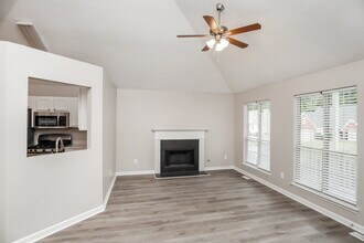 4097 Sweetsprings Terrace SW in Powder Springs, GA - Foto de edificio - Building Photo