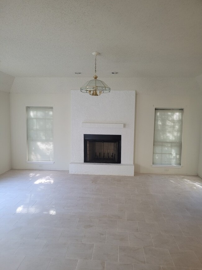 17915 Summer Knoll in San Antonio, TX - Building Photo - Building Photo