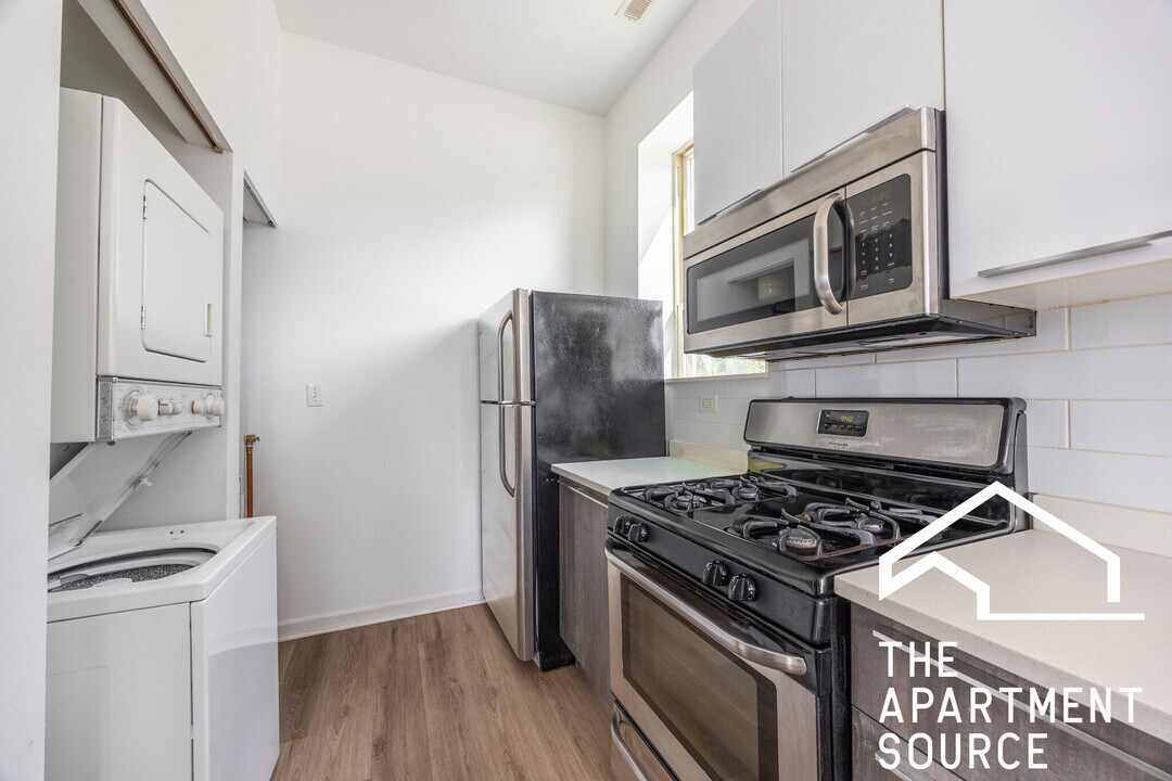 2714 W North Ave, Unit 206 in Chicago, IL - Building Photo