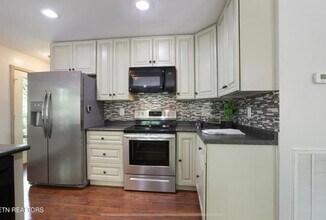 2109 Dogwood Dr in Sevierville, TN - Foto de edificio - Building Photo