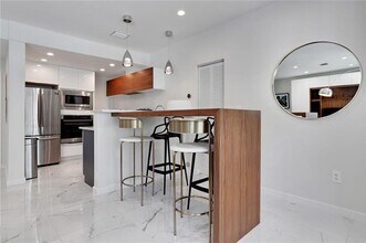 1460 Ocean Dr in Miami Beach, FL - Building Photo - Building Photo