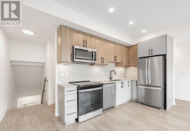 15 Brenthall Ave in Toronto, ON - Building Photo - Building Photo