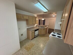 1814 McNeely St in Lancaster, TX - Building Photo - Building Photo