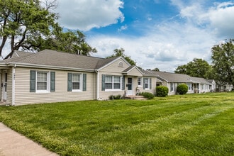 Country Club Village I in Springfield, MO - Building Photo - Building Photo