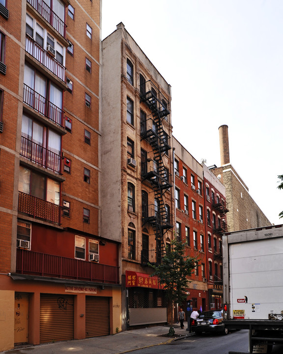 26 Ludlow St in New York, NY - Building Photo