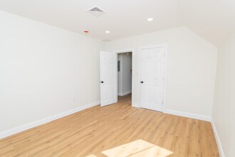 84 Pembroke Ave in Providence, RI - Building Photo - Building Photo