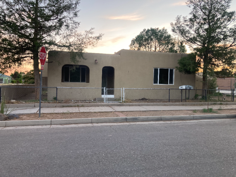 1301 7th St NW in Albuquerque, NM - Building Photo