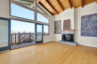 1620 Harper Ave in Redondo Beach, CA - Foto de edificio - Building Photo