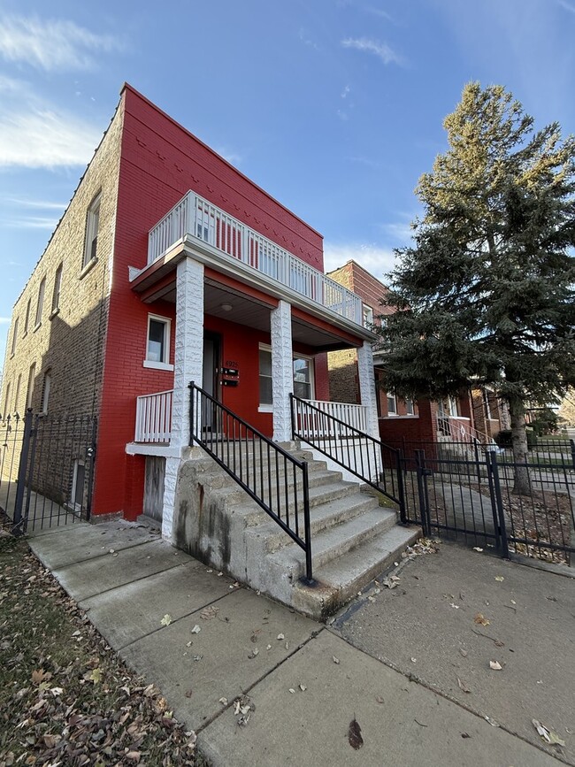 4925 W Henderson St in Chicago, IL - Building Photo - Building Photo