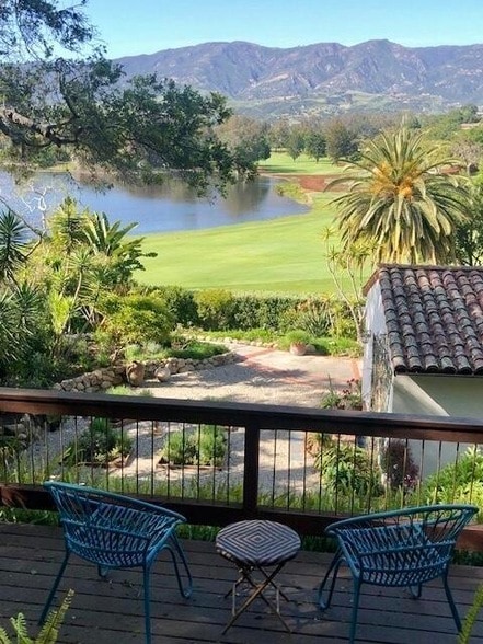 property at 4015 Lago Dr