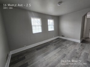 16 Maple Ave in Waukegan, IL - Building Photo - Building Photo