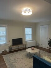 1946 Chapel St, Unit 2ndFloor in New Haven, CT - Building Photo - Building Photo