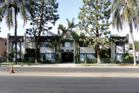 Magnolia Apartments in Long Beach, CA - Foto de edificio - Building Photo