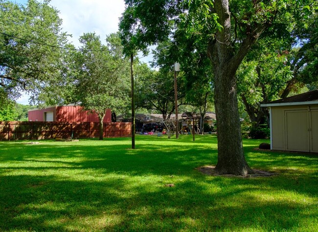 9323 Gene St in Needville, TX - Building Photo - Building Photo