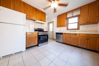 3950 Hubbard Ave N in Minneapolis, MN - Building Photo - Building Photo
