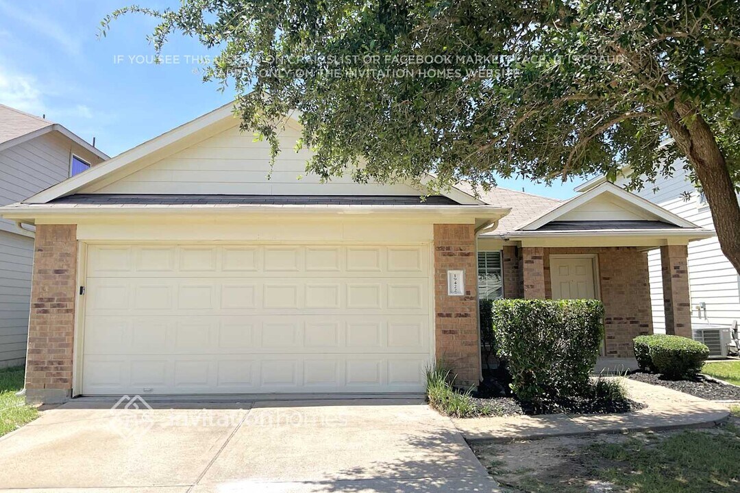 19422 Plantation Cove Ln in Katy, TX - Foto de edificio