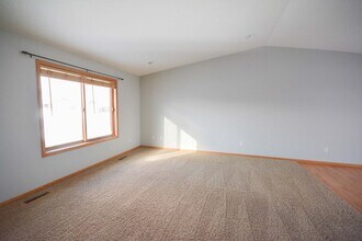 5933 Crown Ln NW in Rochester, MN - Building Photo - Building Photo