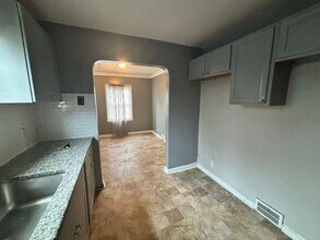 15596 Eastwood St in Detroit, MI - Foto de edificio - Building Photo