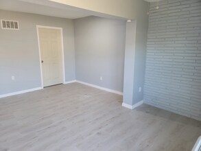 1825 14th Ave in Vero Beach, FL - Foto de edificio - Building Photo