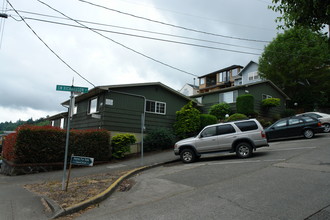 River Heights in Portland, OR - Building Photo - Building Photo