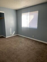 2219 Prairie St, Unit 2223 in Emporia, KS - Foto de edificio - Building Photo