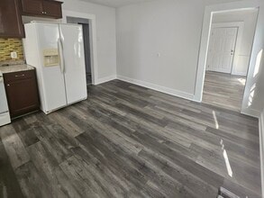 419 Columbus Blvd in New Britain, CT - Building Photo - Building Photo