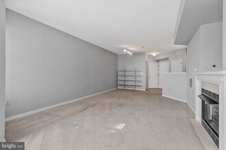 1625 International Dr in McLean, VA - Building Photo - Building Photo