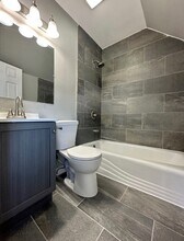 587 Charles Ave in St. Paul, MN - Building Photo - Building Photo