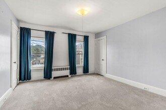 216 Jewett St, Unit 2 in Manchester, NH - Building Photo - Building Photo