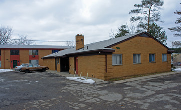 Milford Village Apartments in Milford, MI - Building Photo - Building Photo