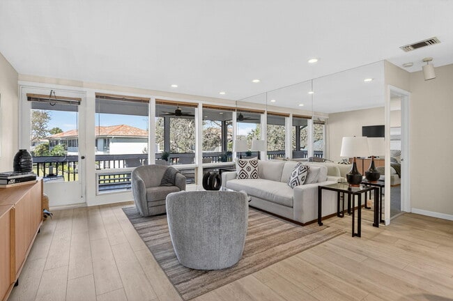 19811 Boca W Dr in Boca Raton, FL - Building Photo - Building Photo